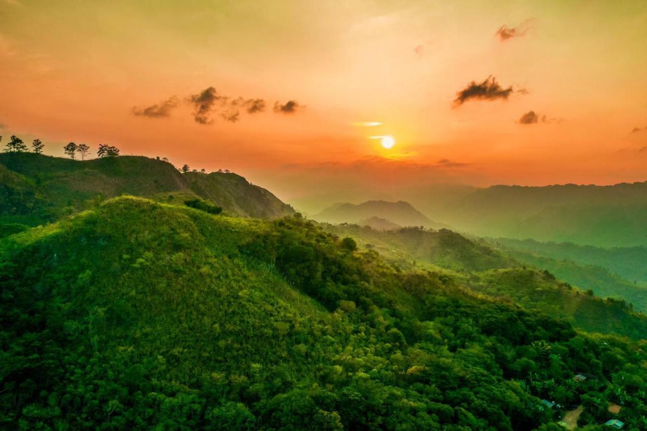 Mountain Nest * Lanquin